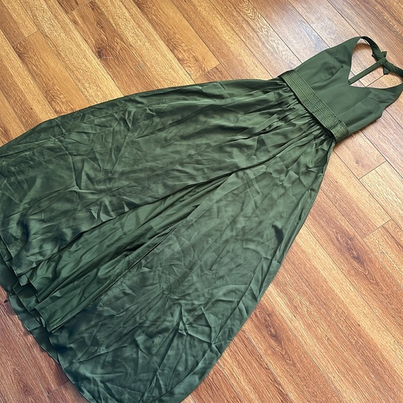 VERA WANG GOWN - Picture 9 of 9